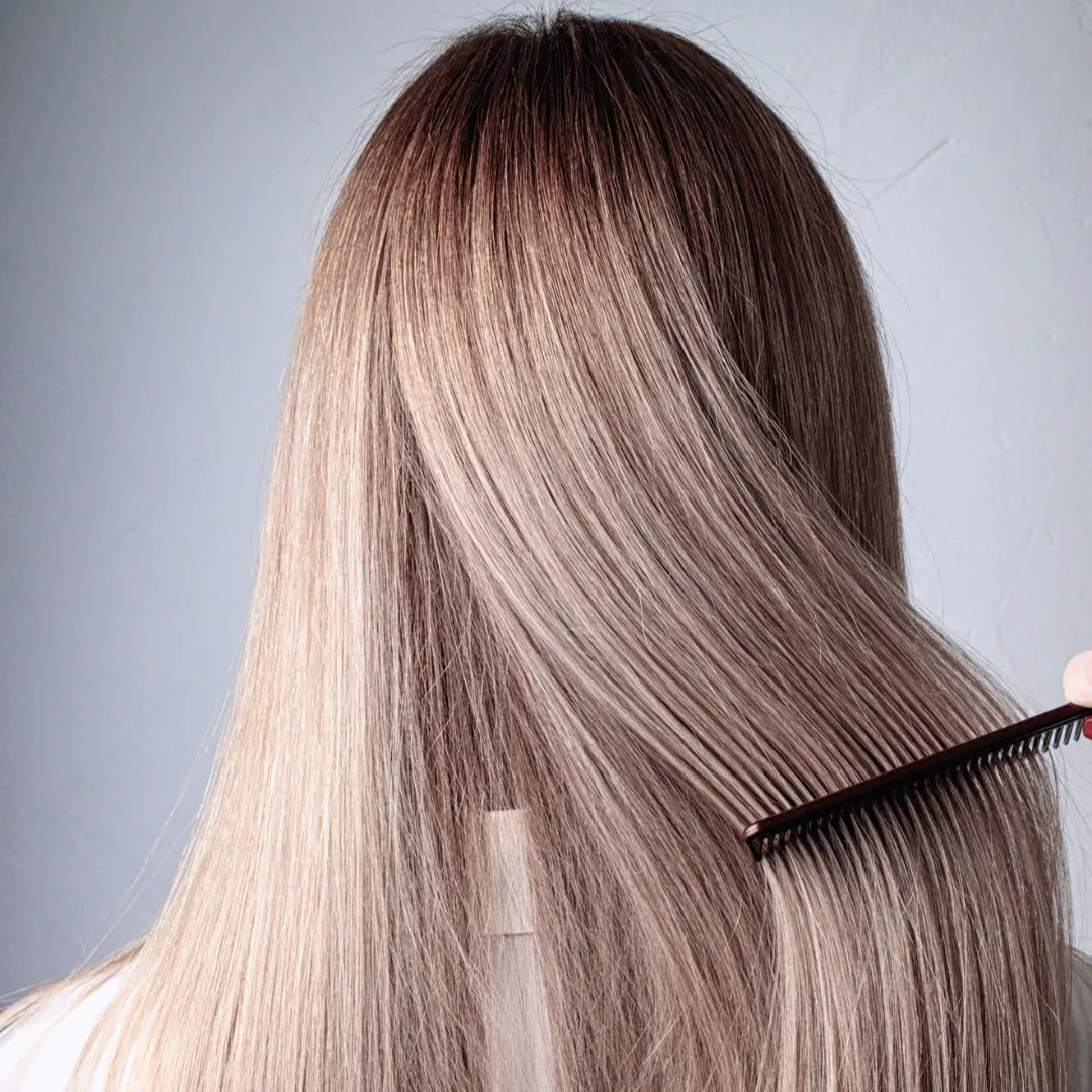 Plaukus atstatanti KERATINO procedūra.